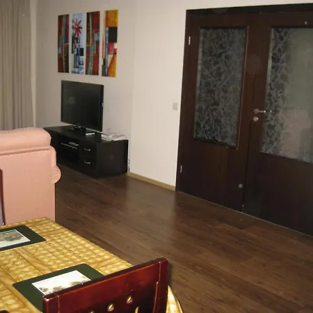 Spacious And Cosy In Royal Towers Complex