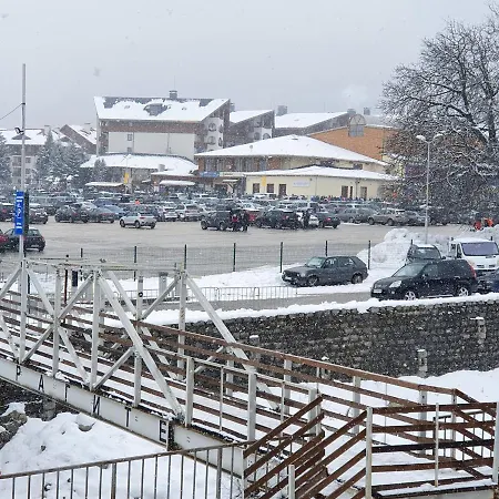 아파트 Spacious And Cosy In Royal Towers Complex 반스코