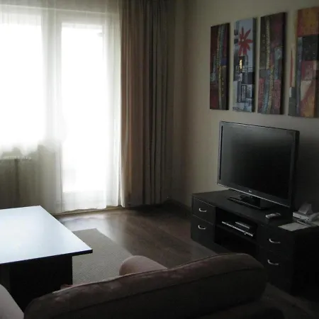 Spacious And Cosy In Royal Towers Complex Apartment