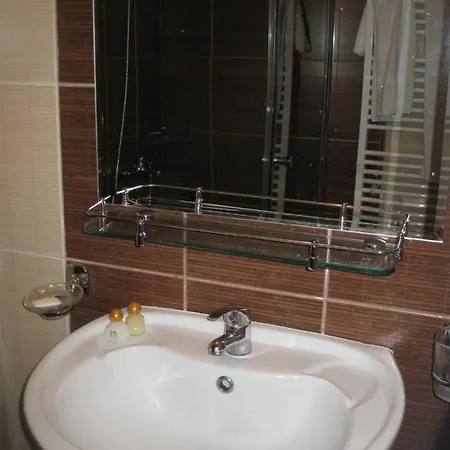 Spacious And Cosy In Royal Towers Complex Apartment
