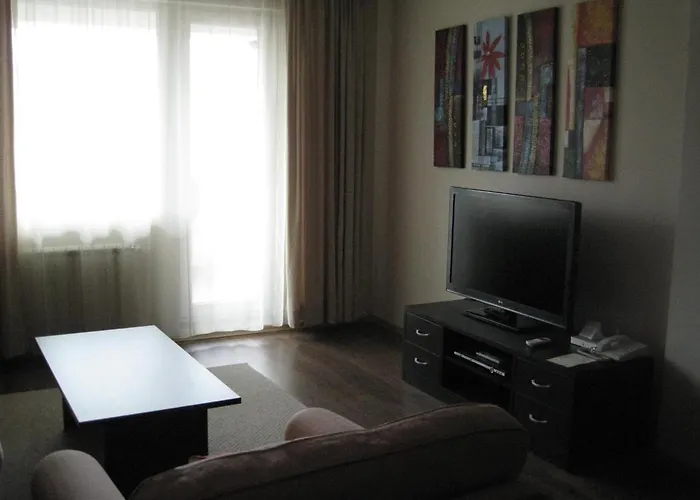 Spacious And Cosy In Royal Towers Complex Apartment