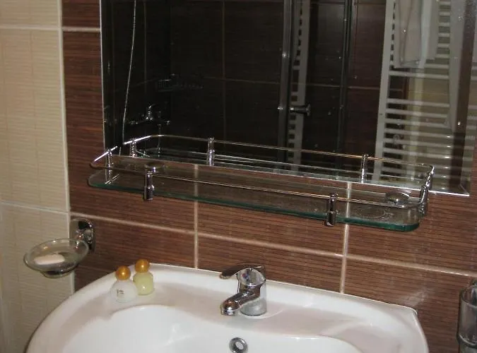 Spacious And Cosy In Royal Towers Complex Apartment