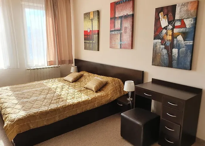 Apartment Spacious And Cosy In Royal Towers Complex